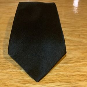 Tommy Hilfiger Sleek Black Tie